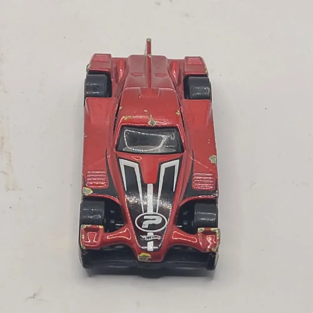 2005 Hot Wheels Red White Formul8r Malaysia Racing Diecast. Mystery Car b382